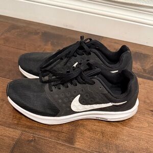 Nike Womens Tanjun Sneakers